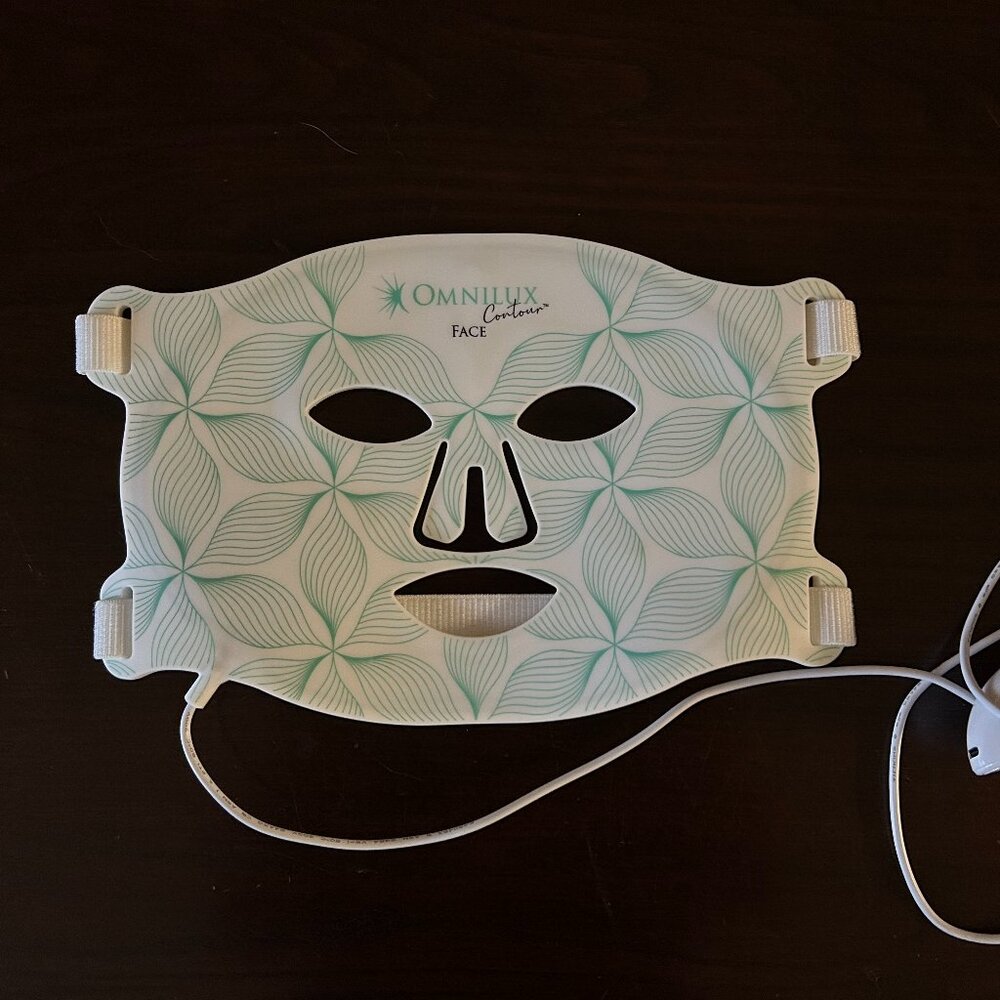 Omnilux face LED light therapy device